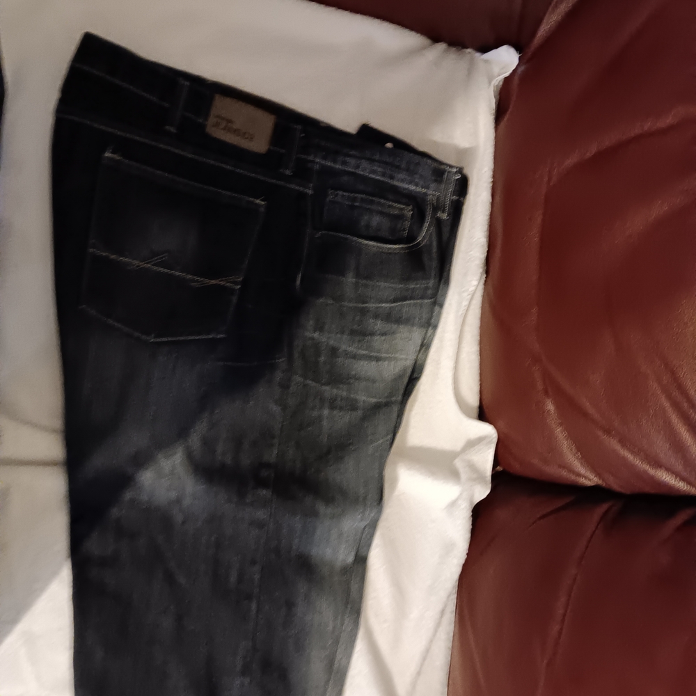 Wrangler Men's Relaxed Jeans in Dark Blue